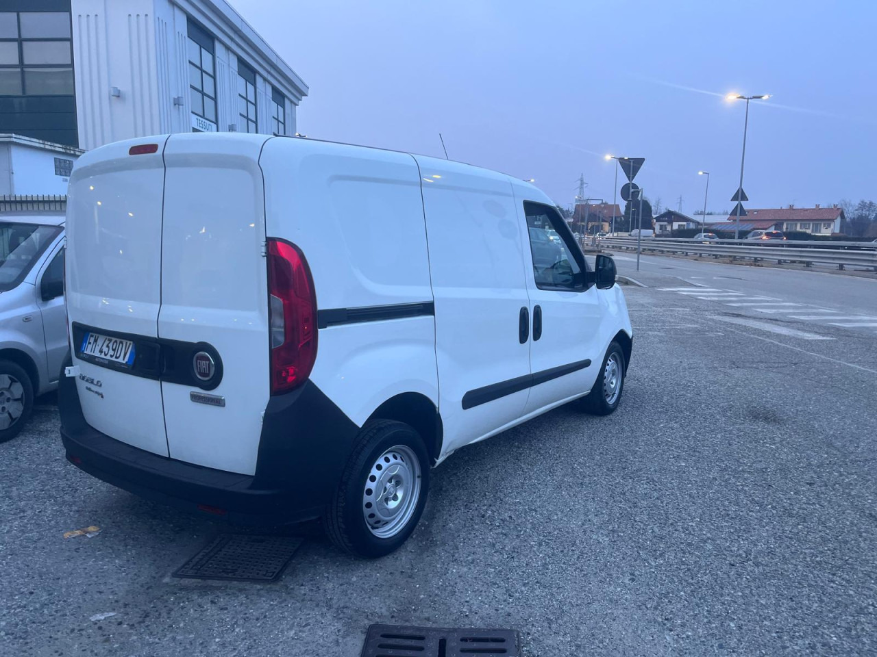 FIAT DOBLO - Furgoneta pequeña: foto 3 FIAT DOBLO - Furgoneta pequeña: foto 3