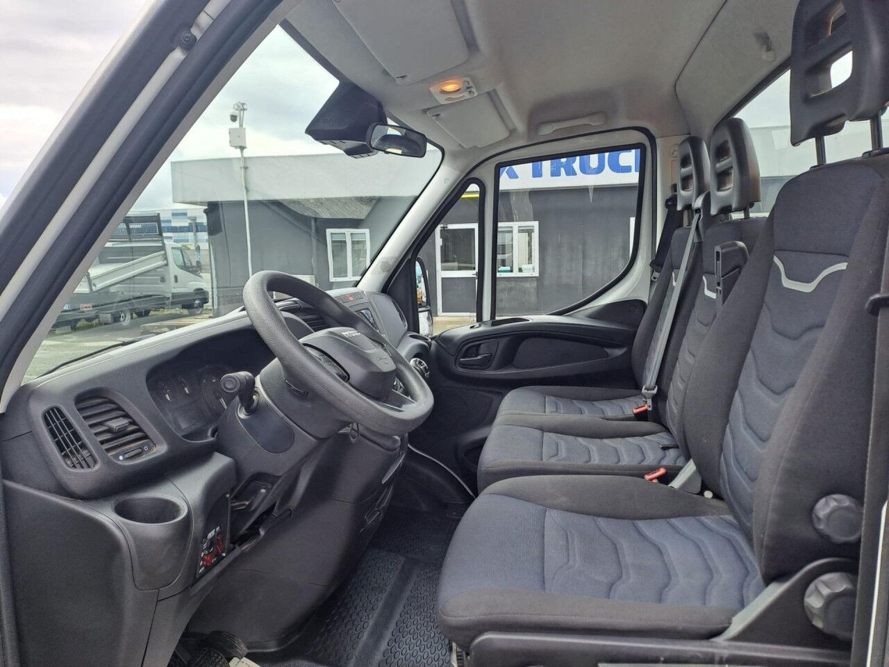 IVECO DAILY 35C16 - Caja abierta furgoneta: foto 4 IVECO DAILY 35C16 - Caja abierta furgoneta: foto 4