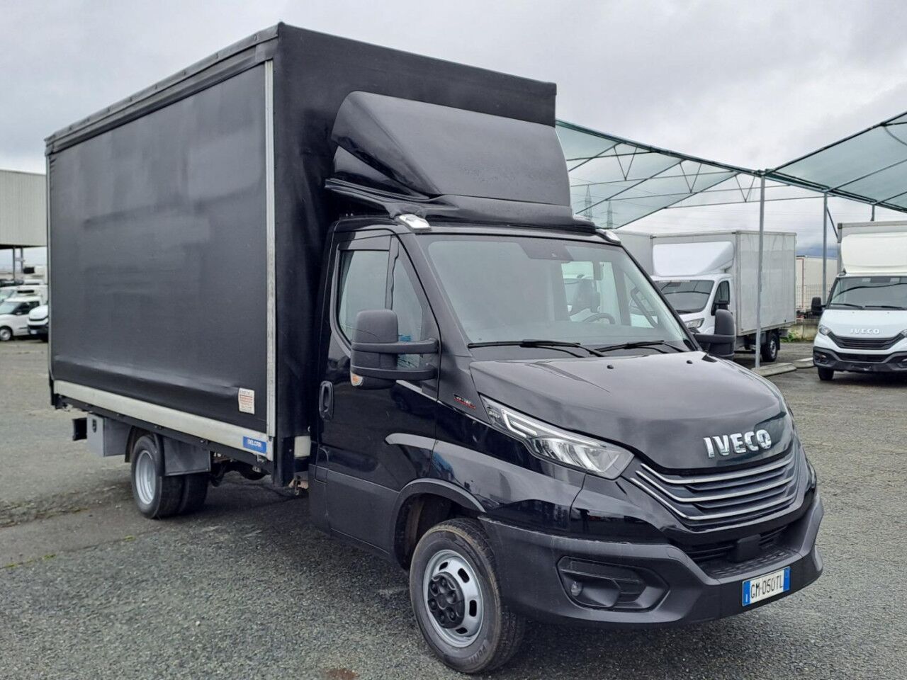 IVECO DAILY 35C18 3.0 - 4100 - Furgoneta con caja de lona: foto 1 IVECO DAILY 35C18 3.0 - 4100 - Furgoneta con caja de lona: foto 1
