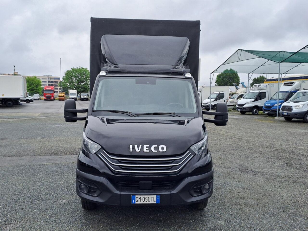 IVECO DAILY 35C18 3.0 - 4100 - Furgoneta con caja de lona: foto 5 IVECO DAILY 35C18 3.0 - 4100 - Furgoneta con caja de lona: foto 5