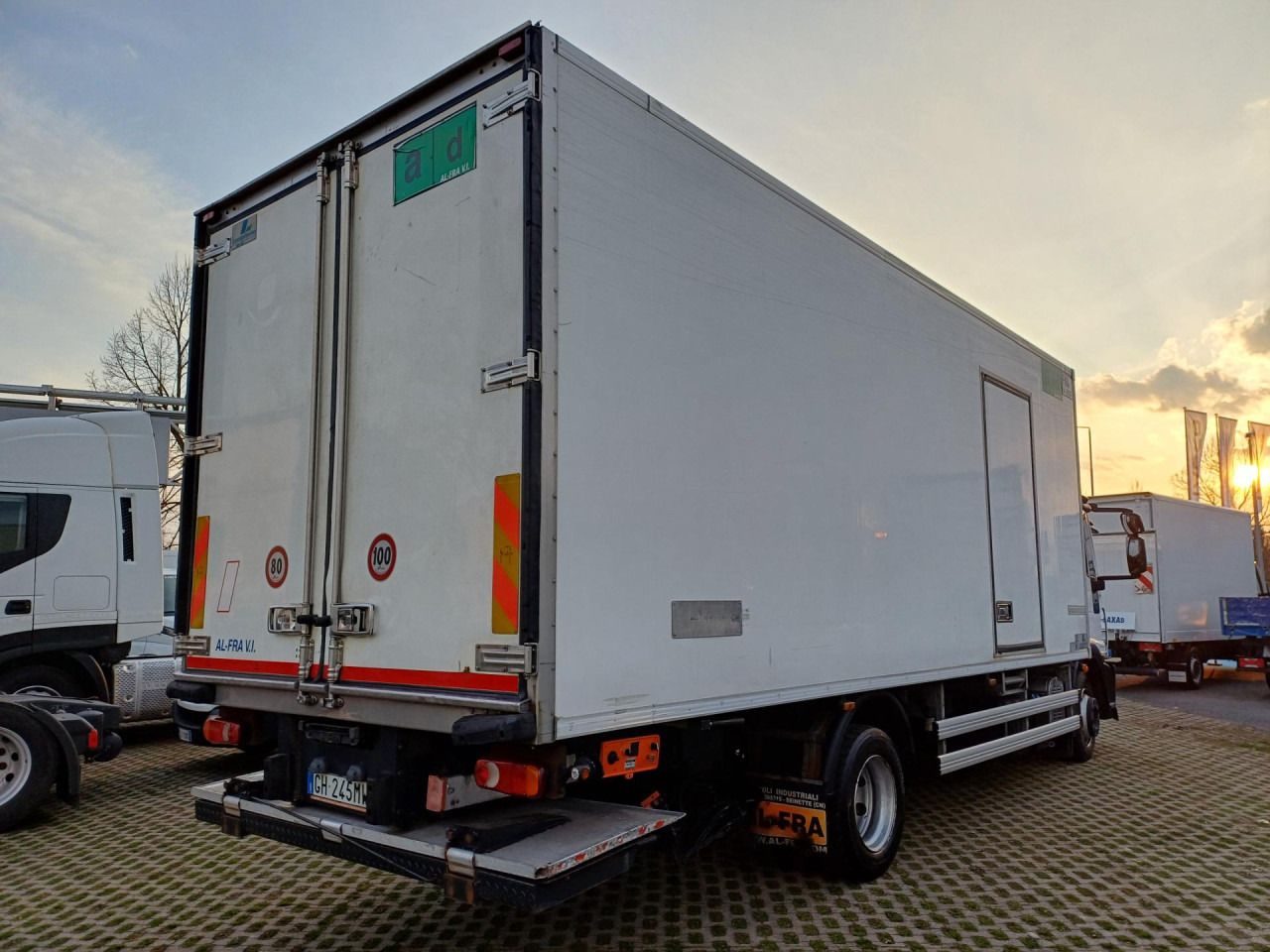 IVECO EUROCARGO ML120E18 - Motore Difettoso - Frigorífico camión: foto 4 IVECO EUROCARGO ML120E18 - Motore Difettoso - Frigorífico camión: foto 4