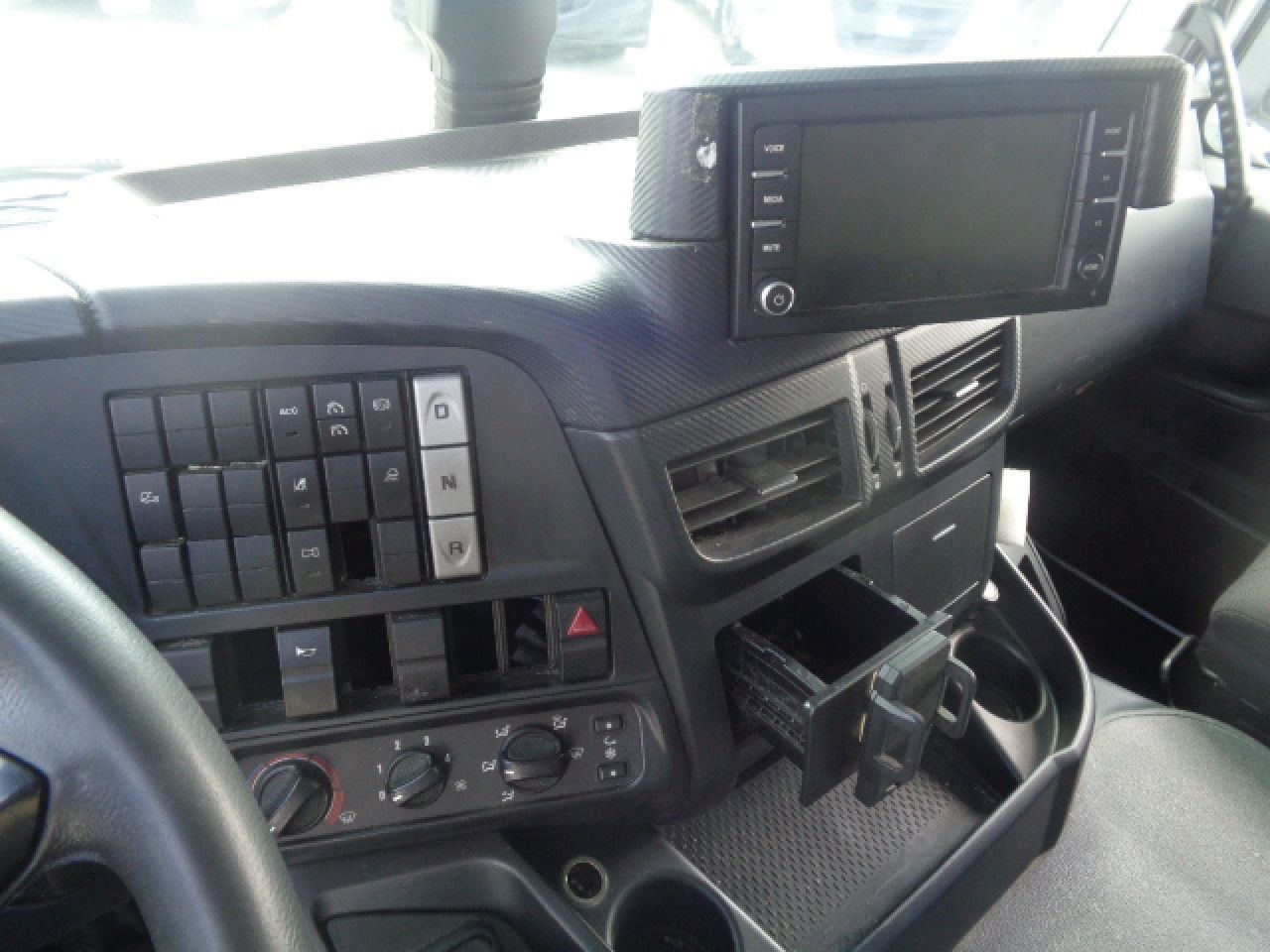 IVECO STRALIS AD190S31 - Camión lona: foto 3 IVECO STRALIS AD190S31 - Camión lona: foto 3