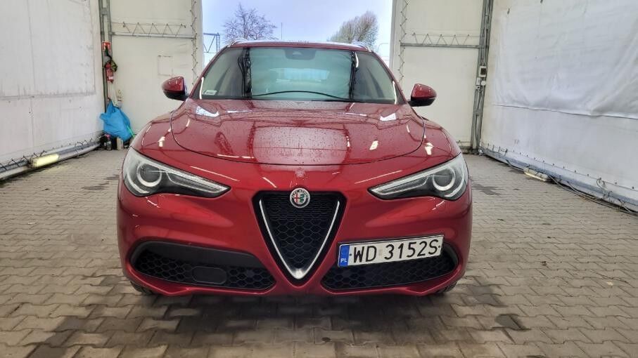 Alfa Romeo Stelvio 2.0 Turbo 6C Villa D'est SUV - SUV/ Todoterreno: foto 5 Alfa Romeo Stelvio 2.0 Turbo 6C Villa D'est SUV - SUV/ Todoterreno: foto 5
