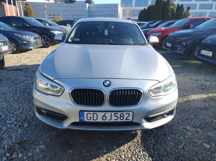 BMW Seria 1 118i Advantage aut Kompakt - Coche: foto 2 BMW Seria 1 118i Advantage aut Kompakt - Coche: foto 2
