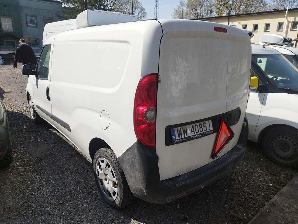 Fiat Doblo Cargo 1.6 M-jet MR`15 E6 2.5t Furgon (blaszak) - Furgón: foto 2 Fiat Doblo Cargo 1.6 M-jet MR`15 E6 2.5t Furgon (blaszak) - Furgón: foto 2
