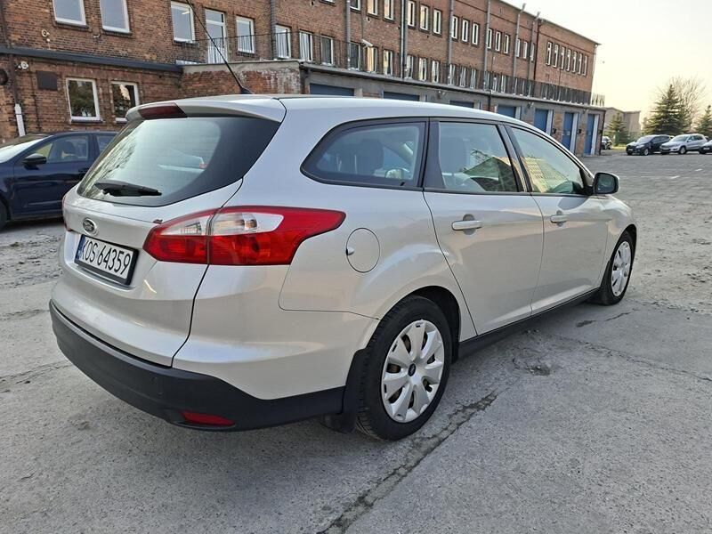 Ford Focus 1.6 TDCi MR`11 E5 Kombi - Coche familiar: foto 3 Ford Focus 1.6 TDCi MR`11 E5 Kombi - Coche familiar: foto 3