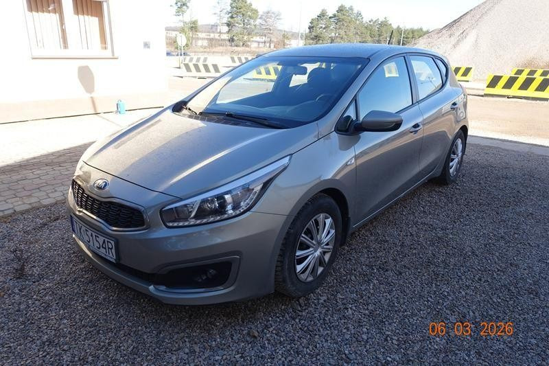 Kia Ceed Cee'd 1.4 MR`16 E6 Kompakt - Coche: foto 1 Kia Ceed Cee'd 1.4 MR`16 E6 Kompakt - Coche: foto 1
