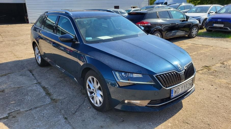 Skoda Superb 2.0 TDI Ambition DSG Kombi - Coche familiar: foto 3 Skoda Superb 2.0 TDI Ambition DSG Kombi - Coche familiar: foto 3