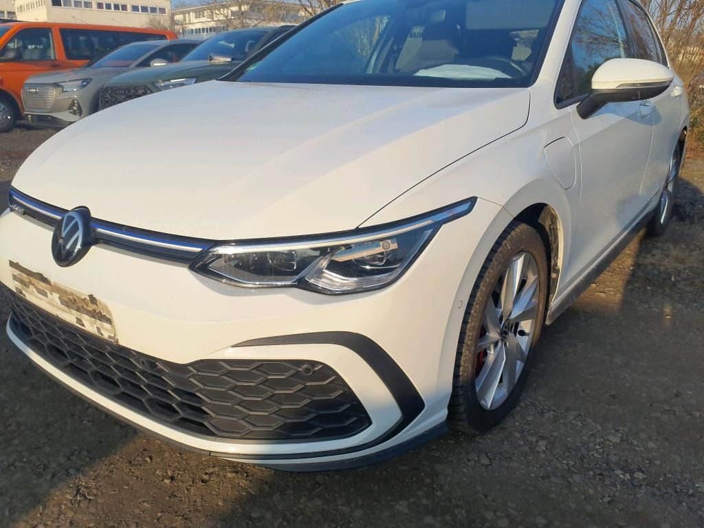 Volkswagen Golf GTE eHybrid Sedan - Sedan: foto 1 Volkswagen Golf GTE eHybrid Sedan - Sedan: foto 1