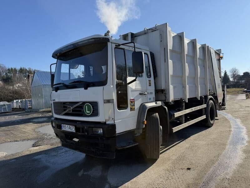 Volvo FL 6 Special - Camión de basura: foto 1 Volvo FL 6 Special - Camión de basura: foto 1