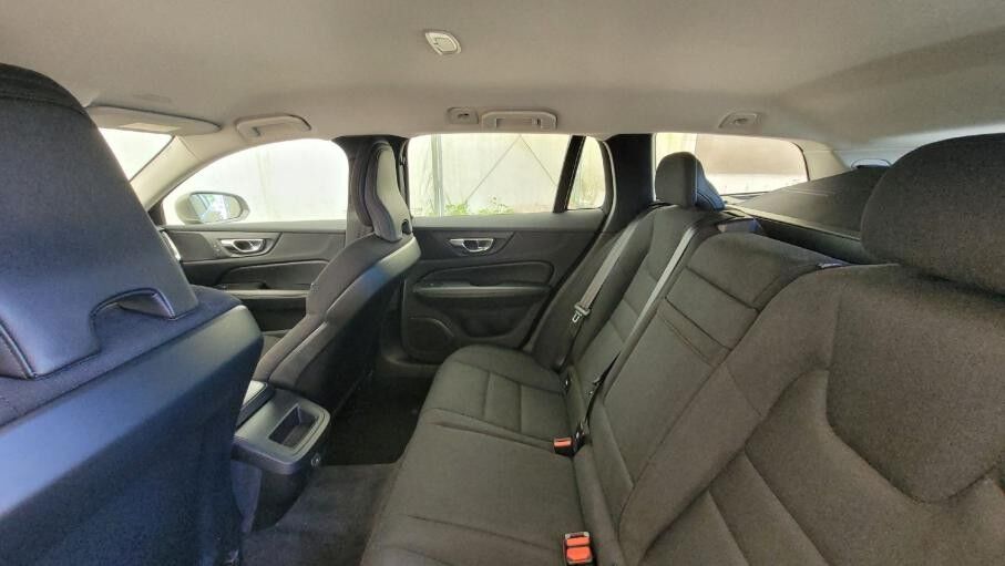 Coche familiar Volvo V60 V60 B4 D Momentum Pro aut Kombi: foto 17 Coche familiar Volvo V60 V60 B4 D Momentum Pro aut Kombi: foto 17