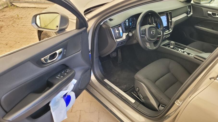 Coche familiar Volvo V60 V60 B4 D Momentum Pro aut Kombi: foto 16 Coche familiar Volvo V60 V60 B4 D Momentum Pro aut Kombi: foto 16