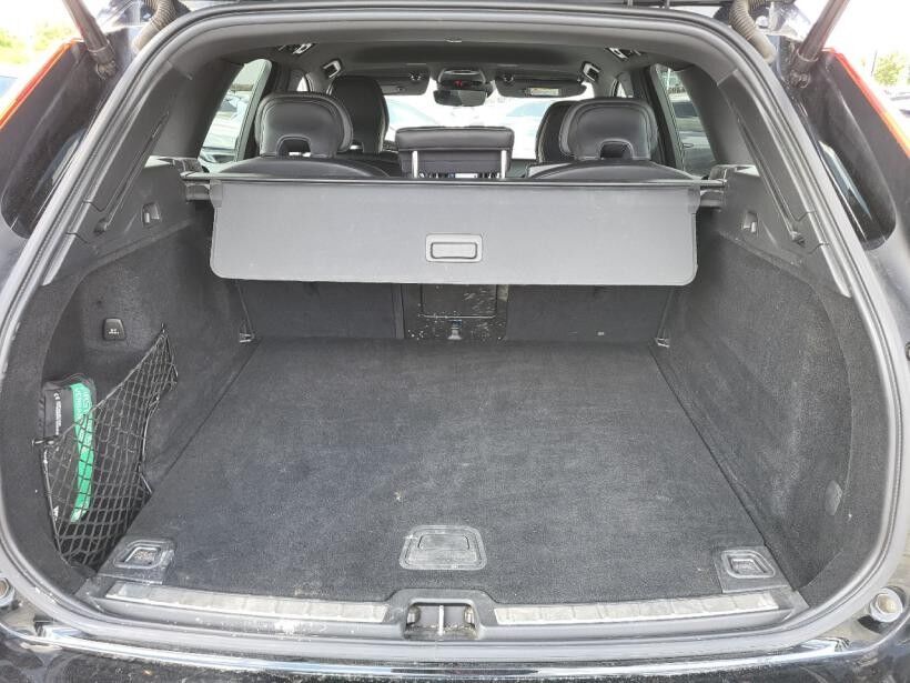 Coche familiar Volvo XC 60 XC60 B4 D AWD R-Design aut Kombi: foto 24 Coche familiar Volvo XC 60 XC60 B4 D AWD R-Design aut Kombi: foto 24