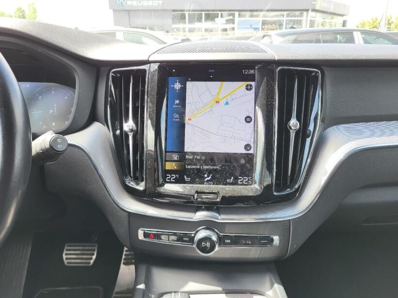 Coche familiar Volvo XC 60 XC60 B4 D AWD R-Design aut Kombi: foto 19 Coche familiar Volvo XC 60 XC60 B4 D AWD R-Design aut Kombi: foto 19