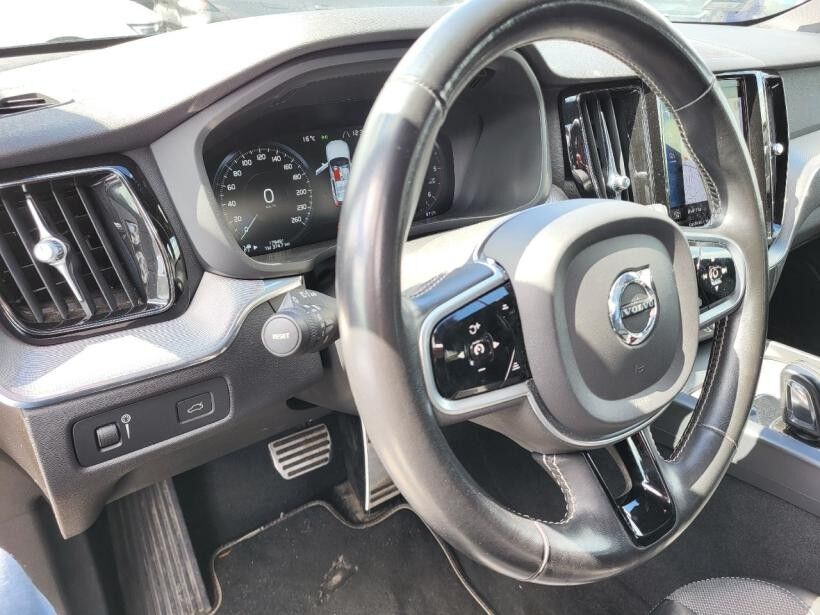 Coche familiar Volvo XC 60 XC60 B4 D AWD R-Design aut Kombi: foto 22 Coche familiar Volvo XC 60 XC60 B4 D AWD R-Design aut Kombi: foto 22