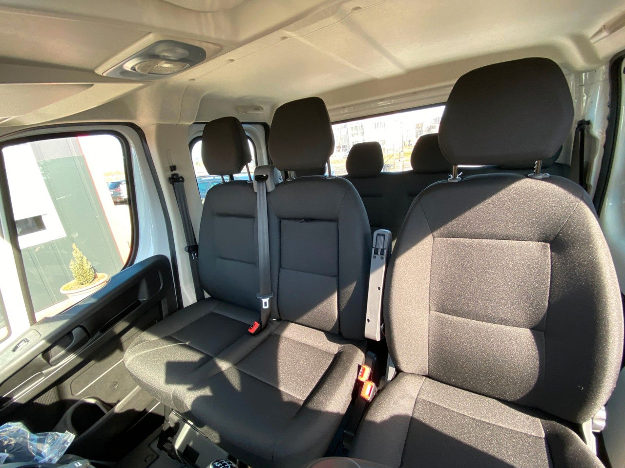 Peugeot BOXER CHDC L4 HEAVY PRITSCHE - Caja abierta furgoneta, Furgoneta combi: foto 4 Peugeot BOXER CHDC L4 HEAVY PRITSCHE - Caja abierta furgoneta, Furgoneta combi: foto 4