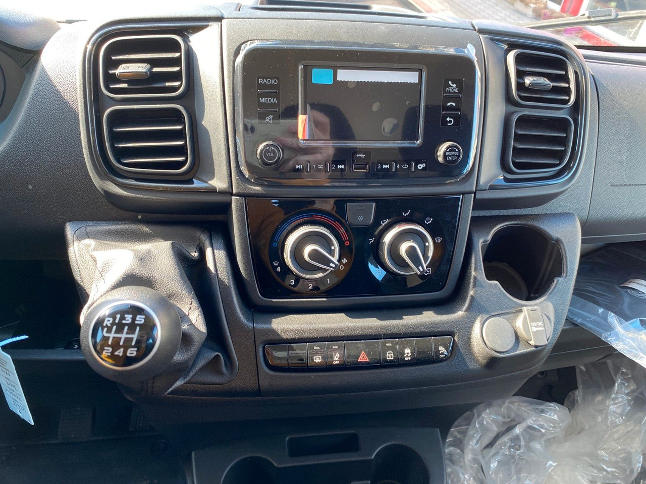 Peugeot BOXER CHDC L4 HEAVY PRITSCHE - Caja abierta furgoneta, Furgoneta combi: foto 3 Peugeot BOXER CHDC L4 HEAVY PRITSCHE - Caja abierta furgoneta, Furgoneta combi: foto 3