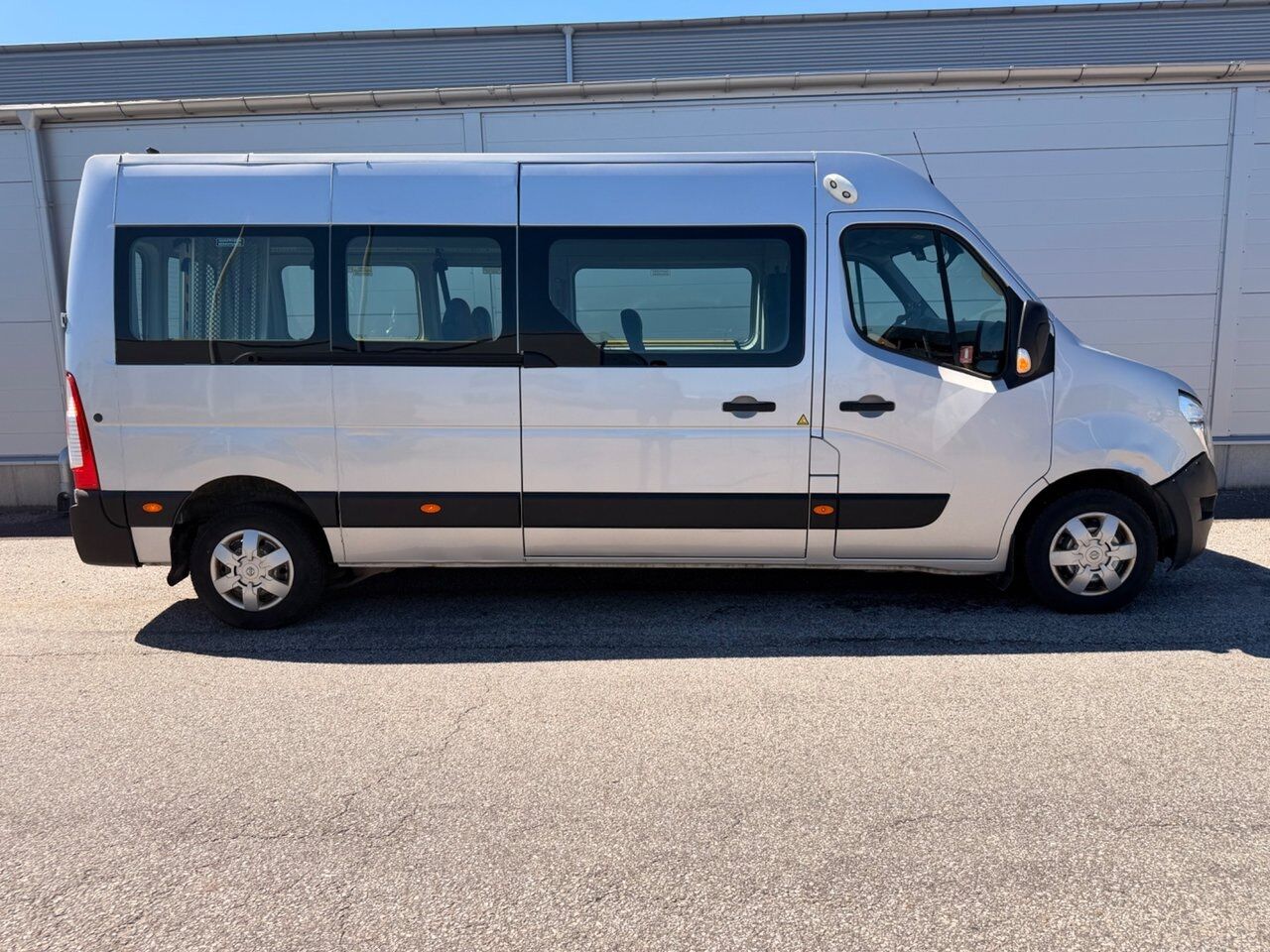 Nissan NV400 Minibuss 2.3 dCi Euro 6 Moms - Minibús, Furgoneta de pasajeros: foto 3 Nissan NV400 Minibuss 2.3 dCi Euro 6 Moms - Minibús, Furgoneta de pasajeros: foto 3