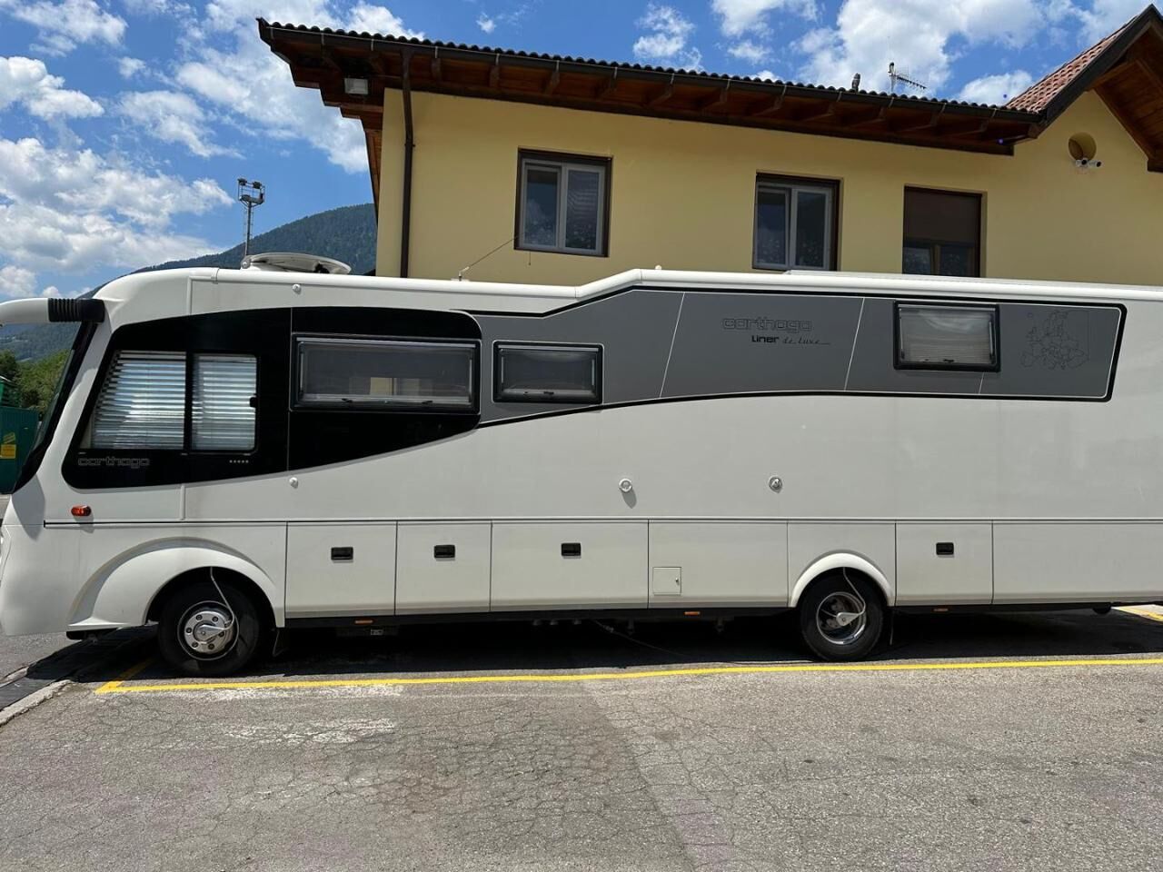 MAN CARTHAGO LINER 82Q PKW - Autocaravana integral: foto 1 MAN CARTHAGO LINER 82Q PKW - Autocaravana integral: foto 1