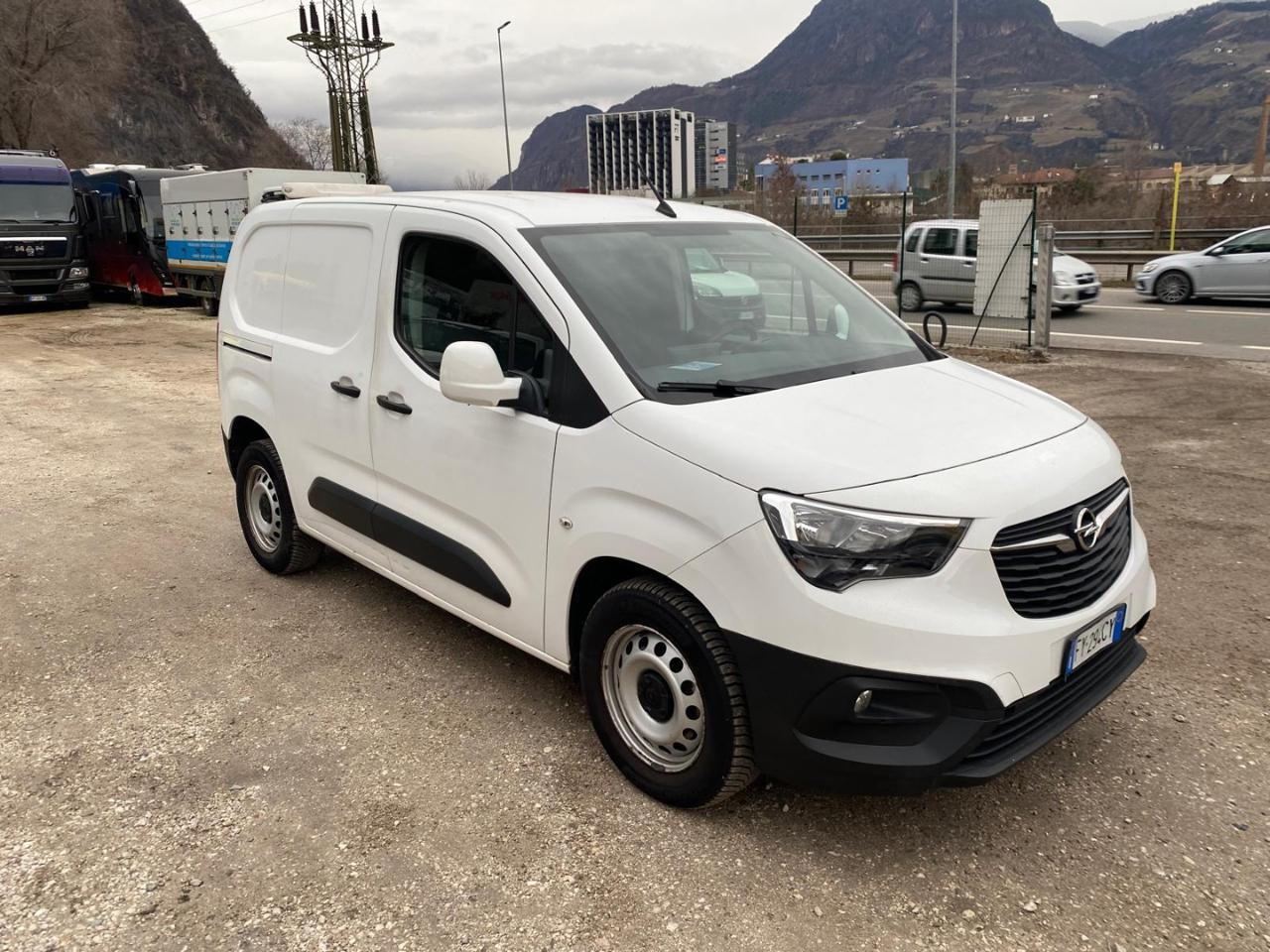 OPEL Combo 1.6 Furgone 3 posti - Coche: foto 3 OPEL Combo 1.6 Furgone 3 posti - Coche: foto 3