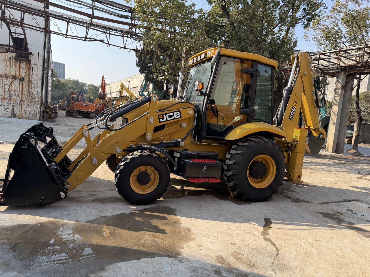 JCB 3CX 100% new machine - Retroexcavadora: foto 1 JCB 3CX 100% new machine - Retroexcavadora: foto 1