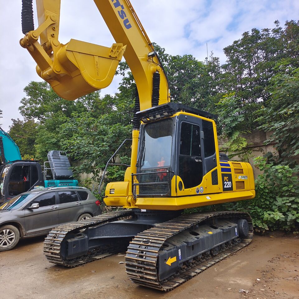 KOMATSU PC220-8 28YEAR'S CELEBRATION PROMOTE PRICE - Excavadora de cadenas: foto 3 KOMATSU PC220-8 28YEAR'S CELEBRATION PROMOTE PRICE - Excavadora de cadenas: foto 3