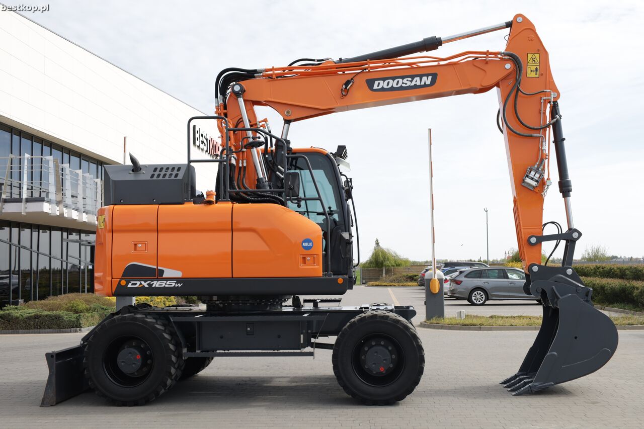 DOOSAN DX165W-5 - Excavadora de ruedas: foto 3 DOOSAN DX165W-5 - Excavadora de ruedas: foto 3