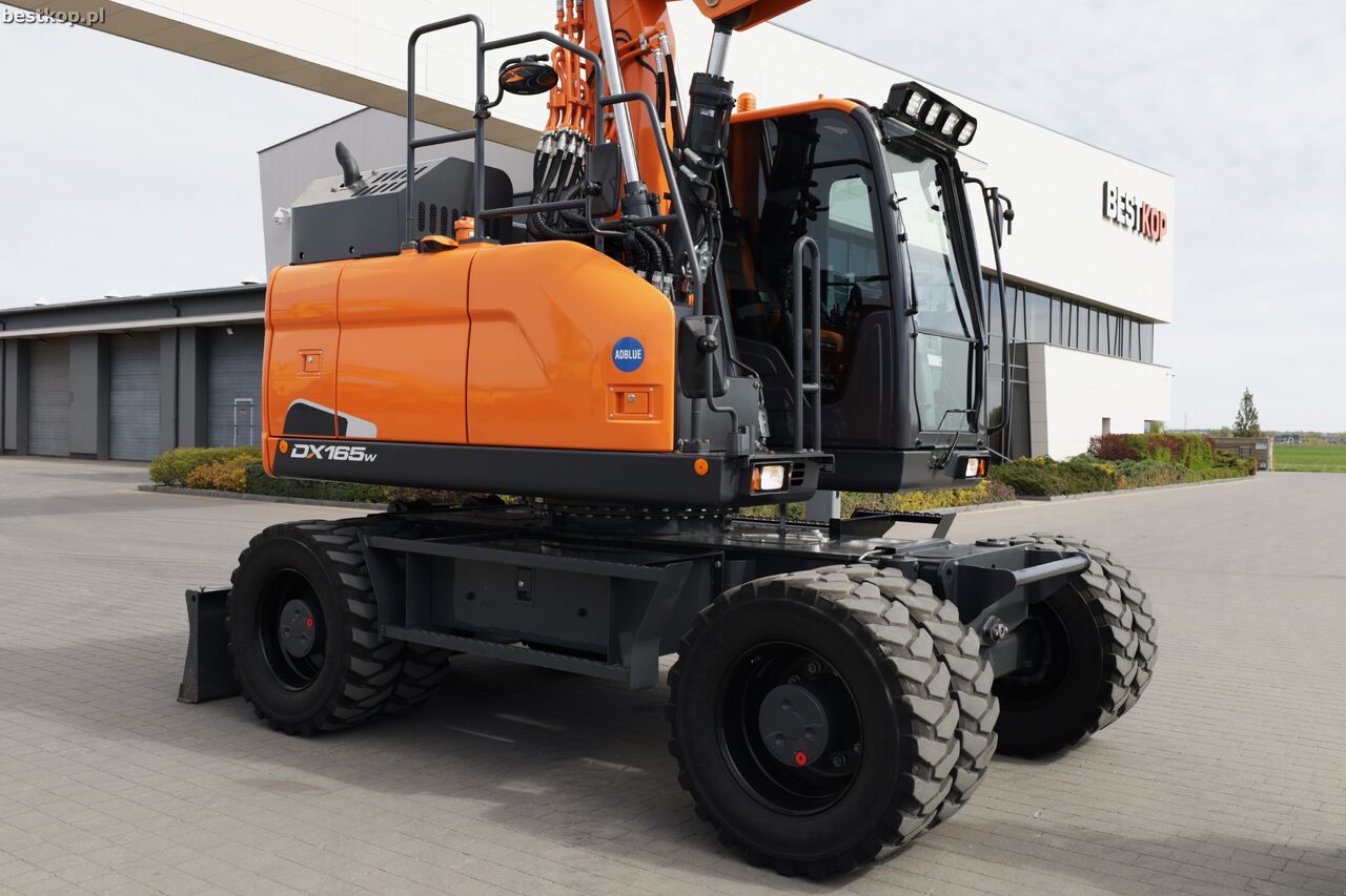 DOOSAN DX165W-5 - Excavadora de ruedas: foto 2 DOOSAN DX165W-5 - Excavadora de ruedas: foto 2