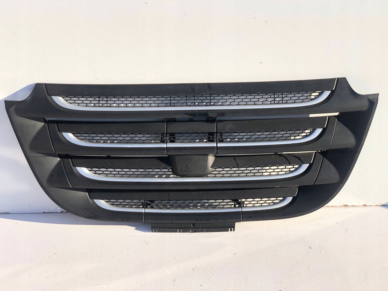 ATRAPA GRILL USMIECH MASKA DAF CF EURO6 LIFT 106 LUB PRZED LIFT - Parrilla para Camión: foto 1 ATRAPA GRILL USMIECH MASKA DAF CF EURO6 LIFT 106 LUB PRZED LIFT - Parrilla para Camión: foto 1