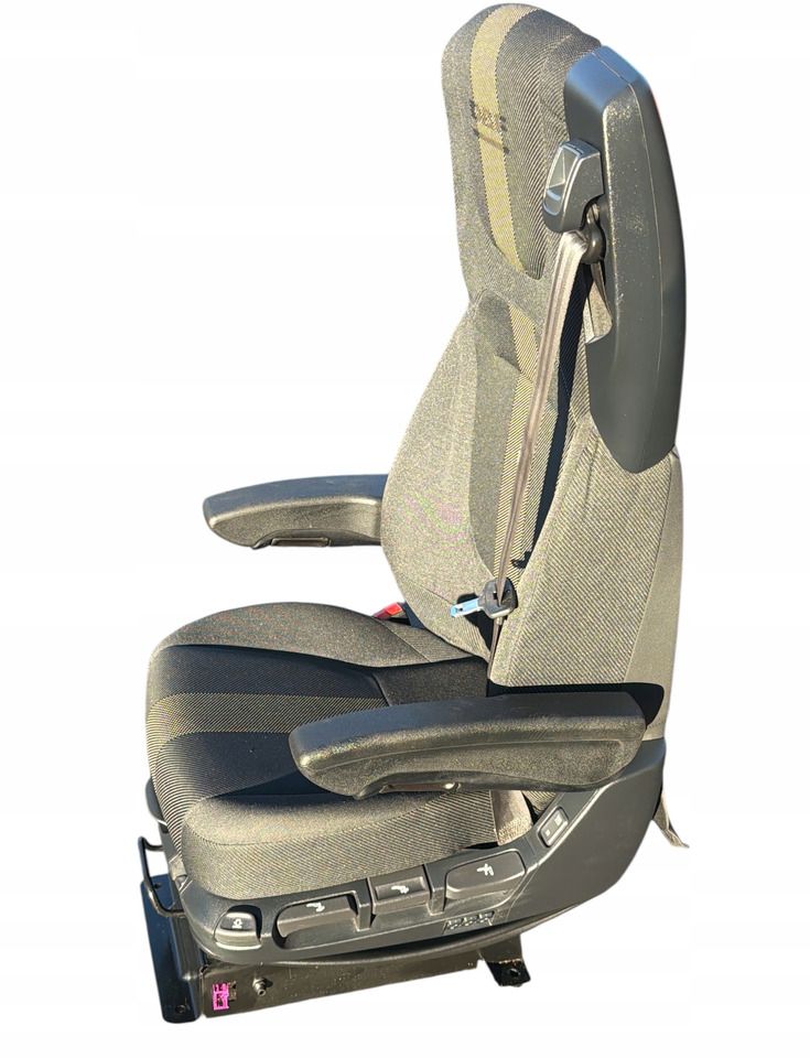 FOTEL KIEROWCY DAF XD XF XG XG+ NGD - Asiento para Camión: foto 2 FOTEL KIEROWCY DAF XD XF XG XG+ NGD - Asiento para Camión: foto 2