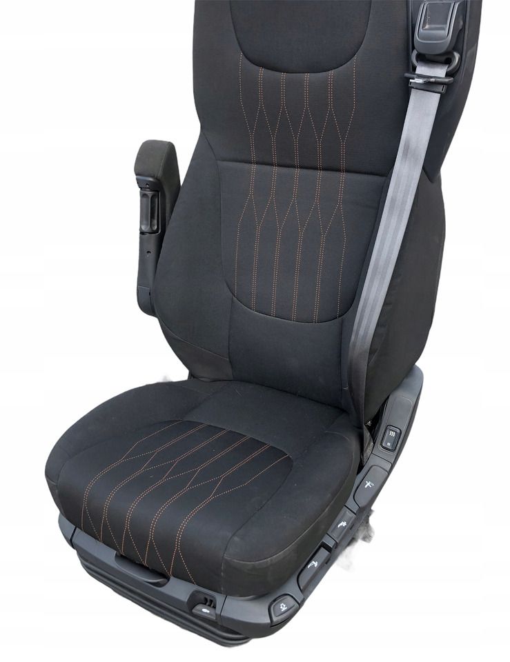 FOTEL KIEROWCY DAF XF 106 CF EURO6 LIFT GWARANCJA - Asiento para Camión: foto 2 FOTEL KIEROWCY DAF XF 106 CF EURO6 LIFT GWARANCJA - Asiento para Camión: foto 2