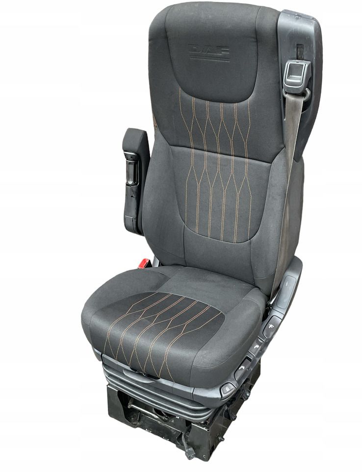 FOTEL KIEROWCY DAF XF 106 EURO6 LIFT ŁADNY SPRAWNY - Asiento para Camión: foto 1 FOTEL KIEROWCY DAF XF 106 EURO6 LIFT ŁADNY SPRAWNY - Asiento para Camión: foto 1