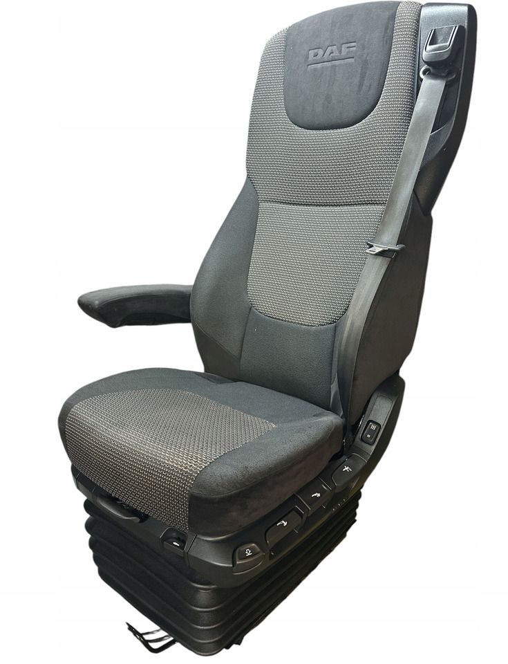 FOTEL PNEUMATYCZNY WENTYLOWANY GRZANY ŁAMANY DAF XF 106 EURO 6 105 CF - Asiento para Camión: foto 1 FOTEL PNEUMATYCZNY WENTYLOWANY GRZANY ŁAMANY DAF XF 106 EURO 6 105 CF - Asiento para Camión: foto 1