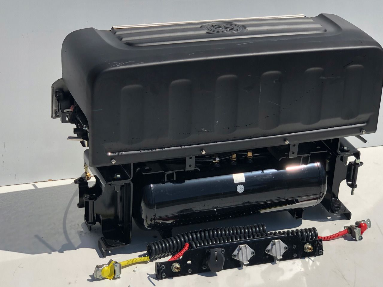 SKRZYNKA NA AKUMULATORY GABARYT DAF EURO6 XF XG XD + CF NOWA - Acumulador para Camión: foto 2 SKRZYNKA NA AKUMULATORY GABARYT DAF EURO6 XF XG XD + CF NOWA - Acumulador para Camión: foto 2