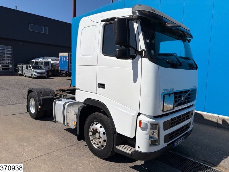 Volvo FH 420 EURO 3, Manual, ADR - Cabeza tractora: foto 2 Volvo FH 420 EURO 3, Manual, ADR - Cabeza tractora: foto 2