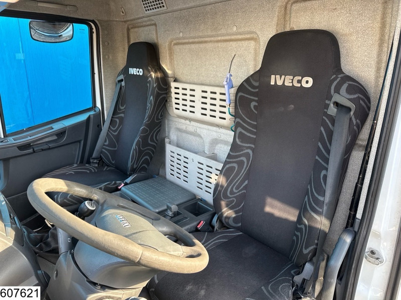 Camión caja cerrada Iveco 180E28 EURO 5, Dhollandia, Handgeschakeld: foto 8