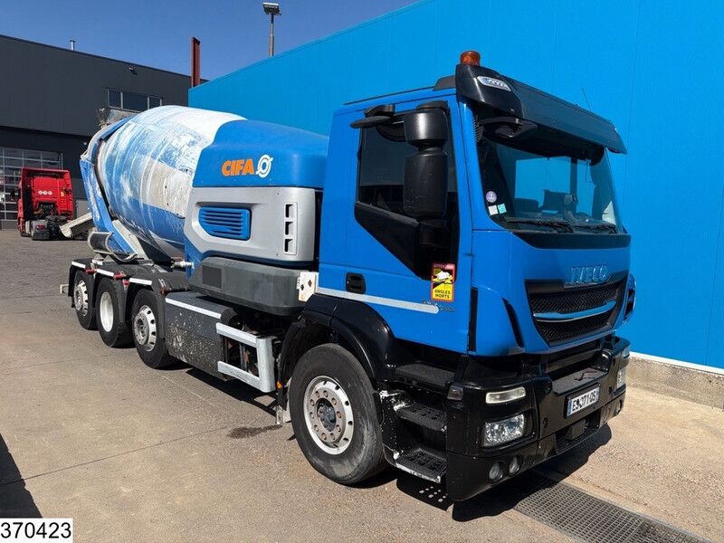 Iveco Stralis 300 CNG 8x2, EURO 6, CIFA 9m3, CNG, Retarder - Camión hormigonera: foto 3 Iveco Stralis 300 CNG 8x2, EURO 6, CIFA 9m3, CNG, Retarder - Camión hormigonera: foto 3