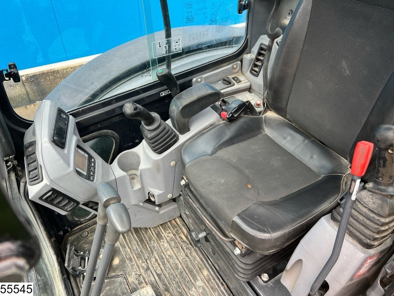 Maquinaria de construcción Kubota U 48 29.8 KW, 3 buckets, 2.777 operating hours: foto 10