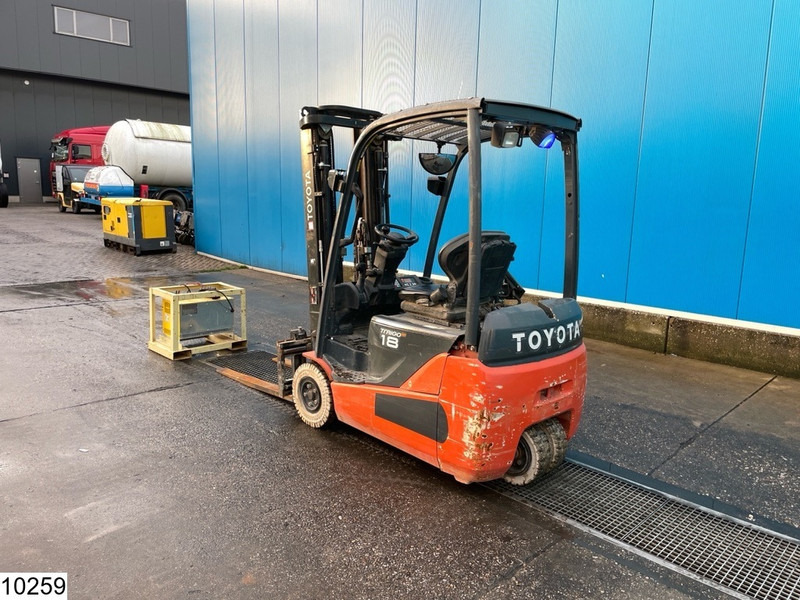 Toyota 8FBEKT18 1800KG, 4.7M, 6492h, charger - Carretilla elevadora eléctrica: foto 4 Toyota 8FBEKT18 1800KG, 4.7M, 6492h, charger - Carretilla elevadora eléctrica: foto 4