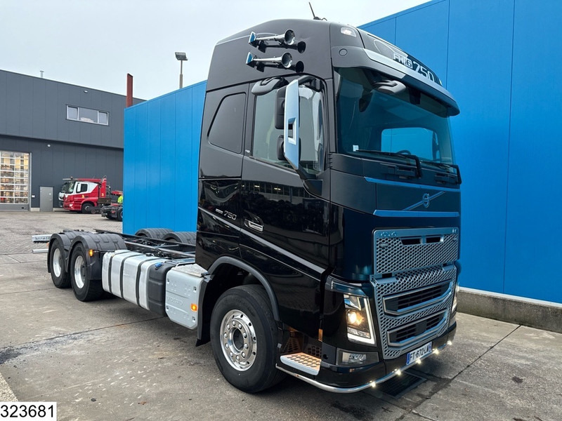 Volvo FH16 750 6X4, EURO 6, Retarder, PTO - Chasis camión: foto 2 Volvo FH16 750 6X4, EURO 6, Retarder, PTO - Chasis camión: foto 2