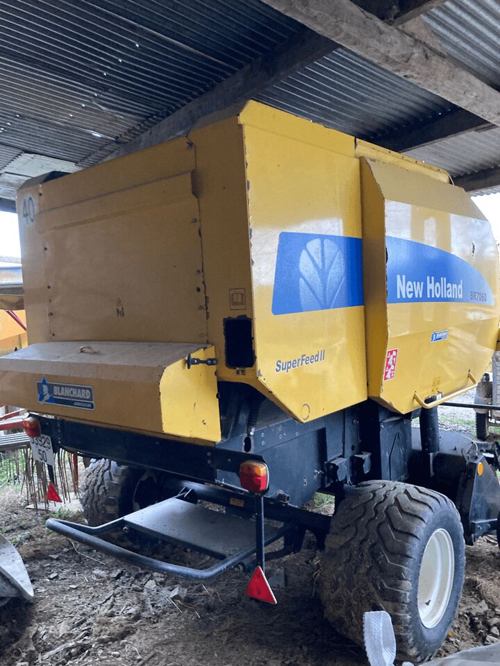NEW HOLLAND BR 7060 FF BC AR - Rotoempacadora: foto 2 NEW HOLLAND BR 7060 FF BC AR - Rotoempacadora: foto 2