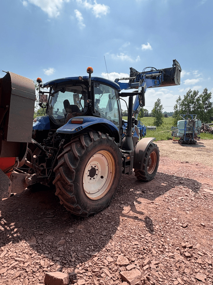 NEW HOLLAND T6.125 ELECTROCOMMAND T4B - Tractor: foto 2 NEW HOLLAND T6.125 ELECTROCOMMAND T4B - Tractor: foto 2