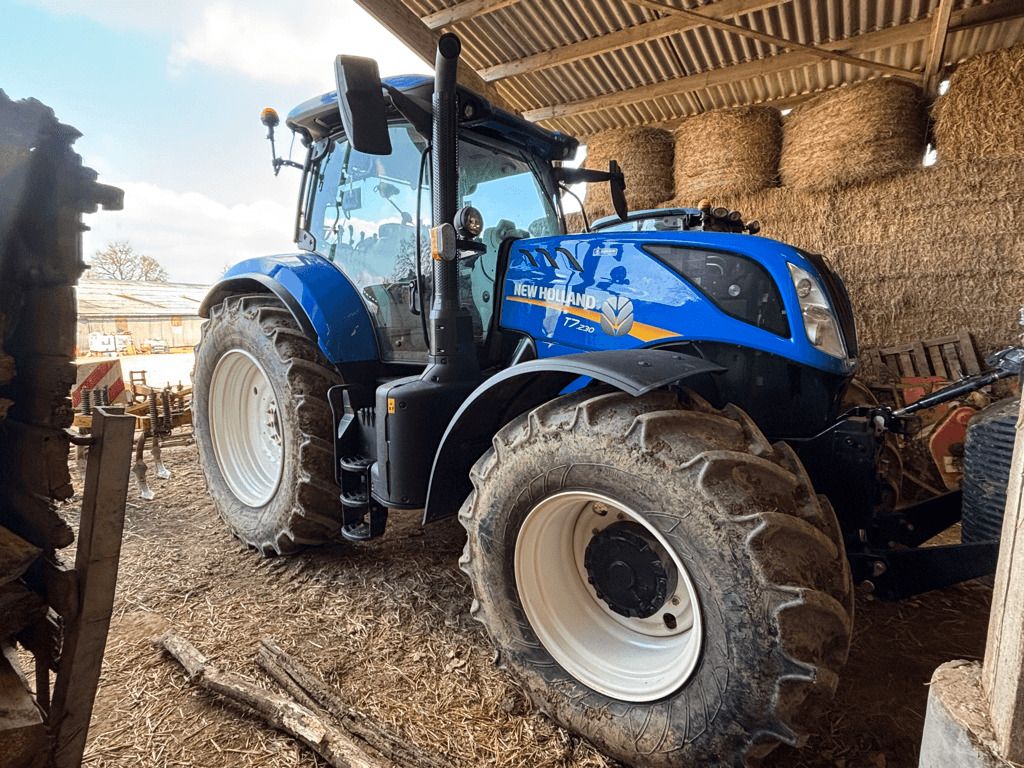 NEW HOLLAND T7.230 PC S5 - Tractor: foto 1 NEW HOLLAND T7.230 PC S5 - Tractor: foto 1