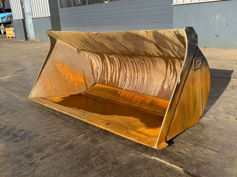 ZFE Side-Tilting bucket for CAT 908 SW - Cazo para Cargadora: foto 1 ZFE Side-Tilting bucket for CAT 908 SW - Cazo para Cargadora: foto 1