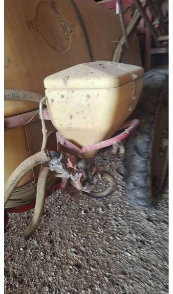 HARDI TZ2400 - Pulverizador arrastrado: foto 3 HARDI TZ2400 - Pulverizador arrastrado: foto 3