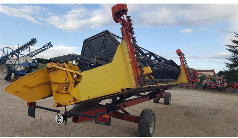 NEW HOLLAND CX820 - Cosechadora de granos: foto 5 NEW HOLLAND CX820 - Cosechadora de granos: foto 5