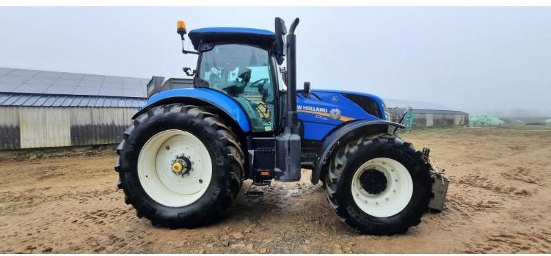 NEW HOLLAND T7-230PC-SW - Tractor: foto 4 NEW HOLLAND T7-230PC-SW - Tractor: foto 4