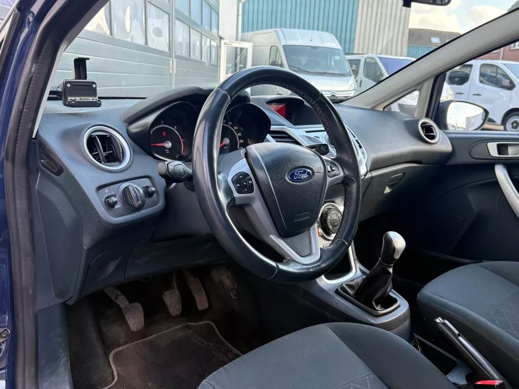 Ford Fiesta 1.6TDCi 95pk 5-drs. Trend Airco Cruise - Hatchback: foto 2 Ford Fiesta 1.6TDCi 95pk 5-drs. Trend Airco Cruise - Hatchback: foto 2
