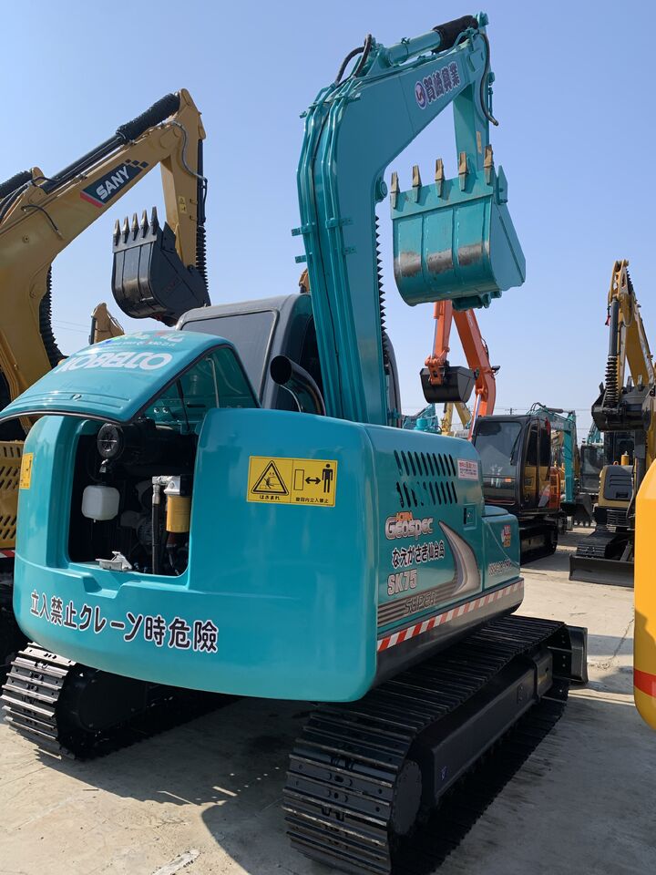 KOBELCO SK75 - Excavadora de cadenas: foto 3 KOBELCO SK75 - Excavadora de cadenas: foto 3