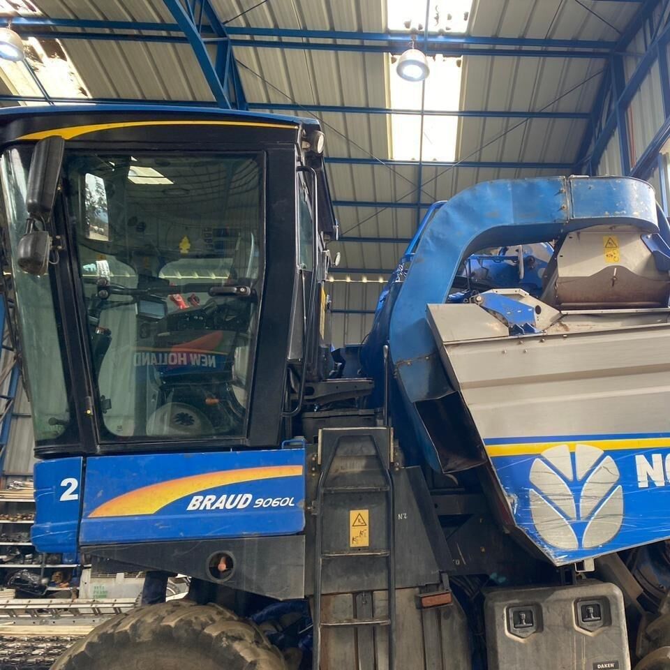 COSECHADORA NEW HOLLAND9060L - Cosechadora de granos: foto 1 COSECHADORA NEW HOLLAND9060L - Cosechadora de granos: foto 1